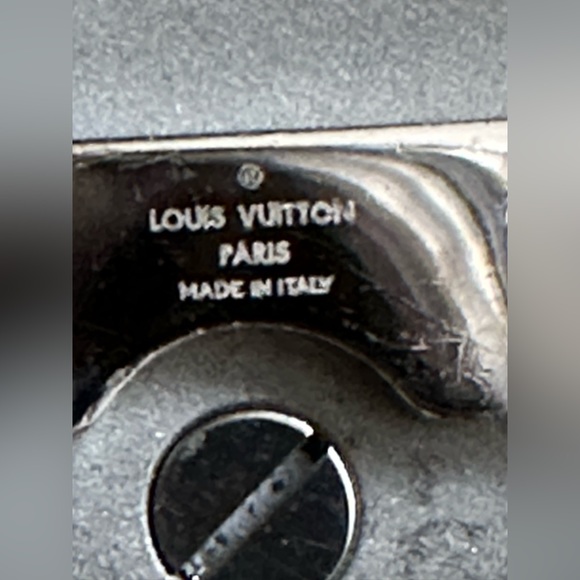 Louis Vuitton Direction Arrow Pin-Authentic - Picture 4 of 5